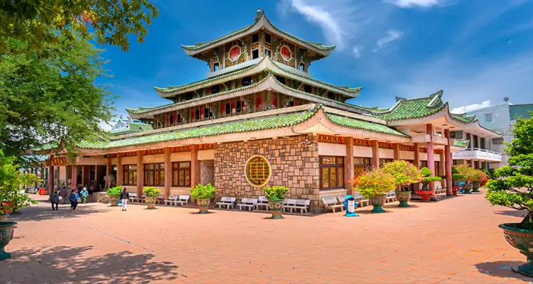 Đ&igrave;nh Ch&acirc;u Đốc