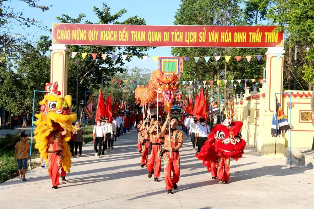 thuê xe đi Lagi, dinh thầy thím