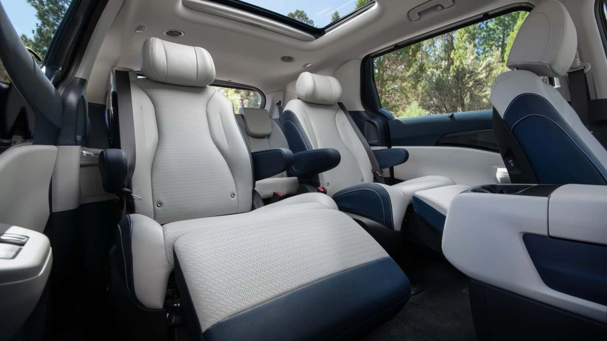 thuê xe du lịch Kia Carnival