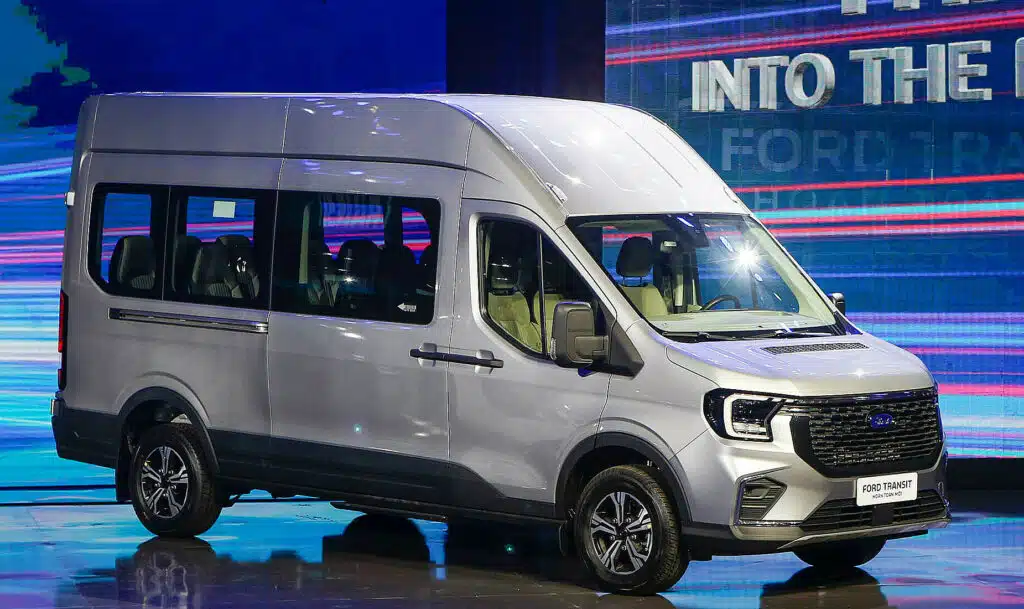 thuê xe du lịch Limousine