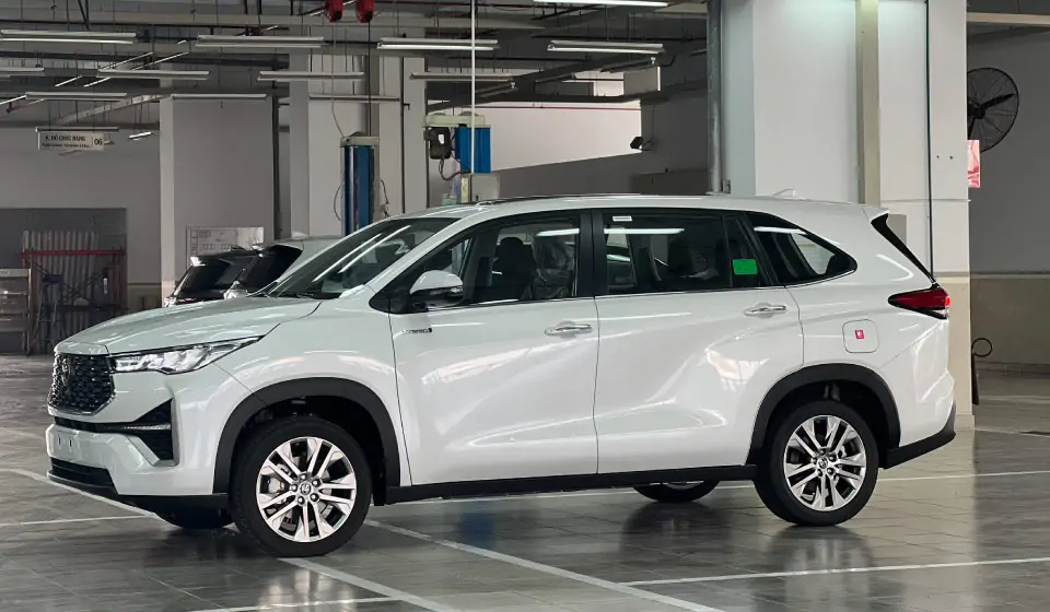 thuê xe du lịch Innova 7 chỗ